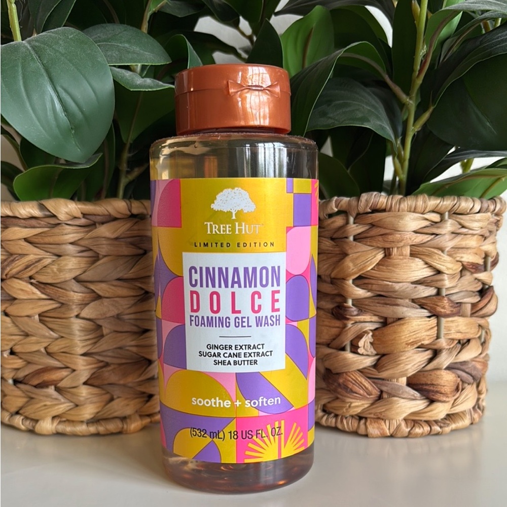 Cinnamon Dolce Foaming Gel Wash Tree Hut - Picture 2 of 4